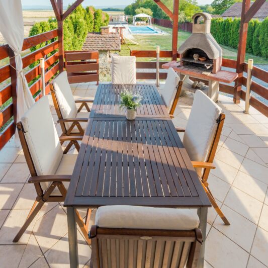 Ella House Velika Property Grounds - Landscaped Gardens Luxury Villa Slavonia Croatia
